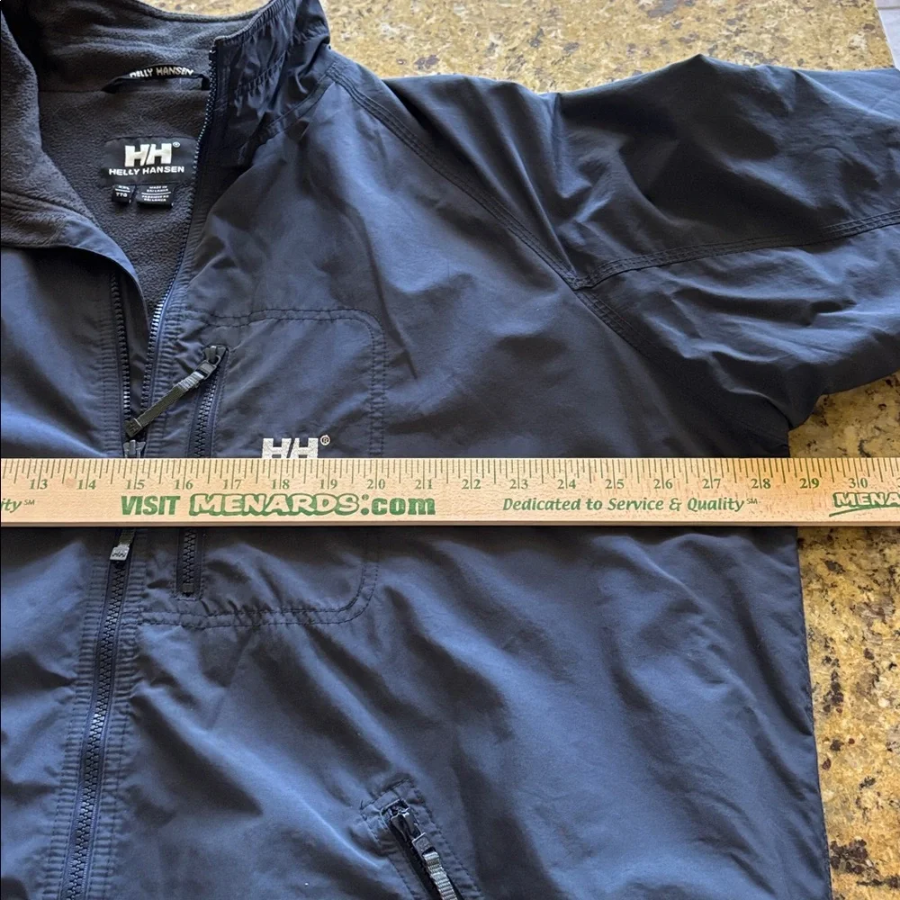 Helly Hansen questions leave